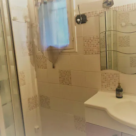 **** Beau T2 De 40 M2, Jardin De 70m2, Au Calme, A 50 Metres De La