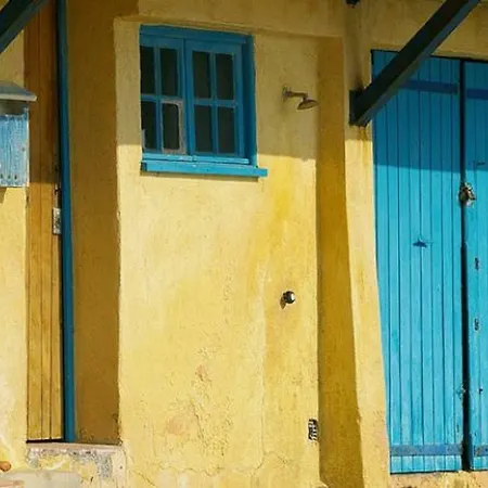 **** Beau T2 De 40 M2, Jardin De 70m2, Au Calme, A 50 Metres De La Apartment *